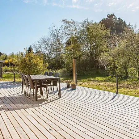 Four-bedroom Holiday In Tranekaer 4 * Skattebolle